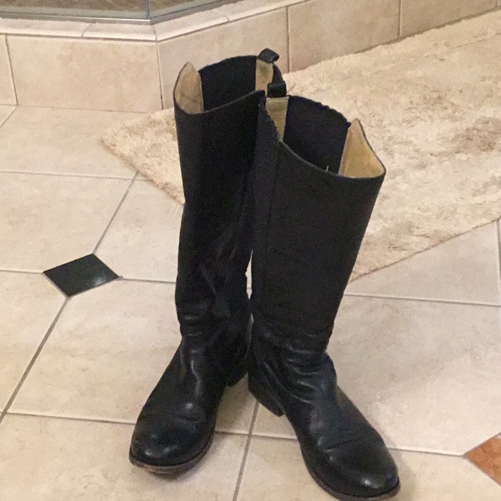 Frye Boots 3474183 Women’s Black Leather Tall Boots, Size 9.